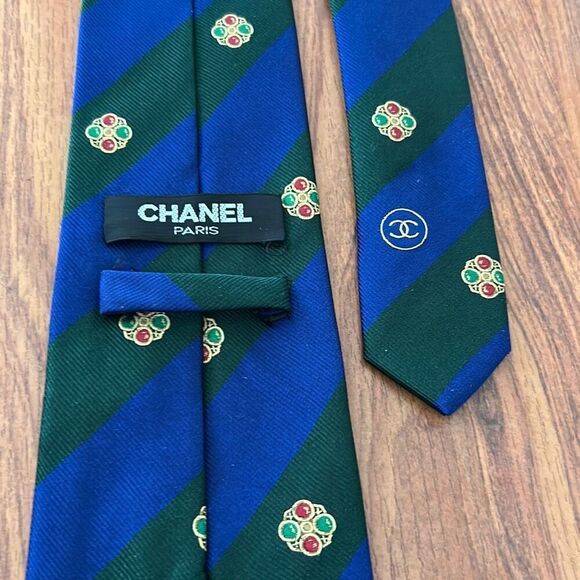 Vintage Chanel Tie 100% silk made in Italy green navy striped - Picture 1 of 5